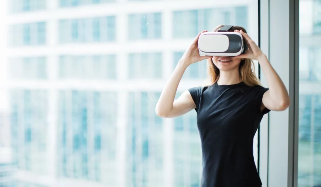 VR is Transforming eCommerce with Examples