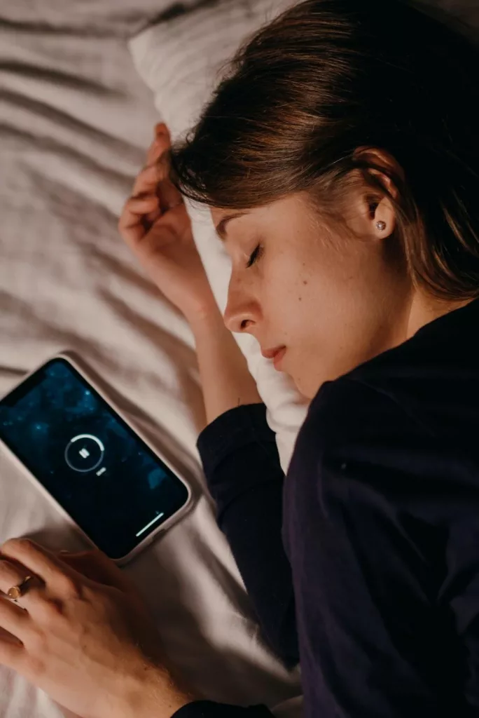 A device tracking sleep of a girl