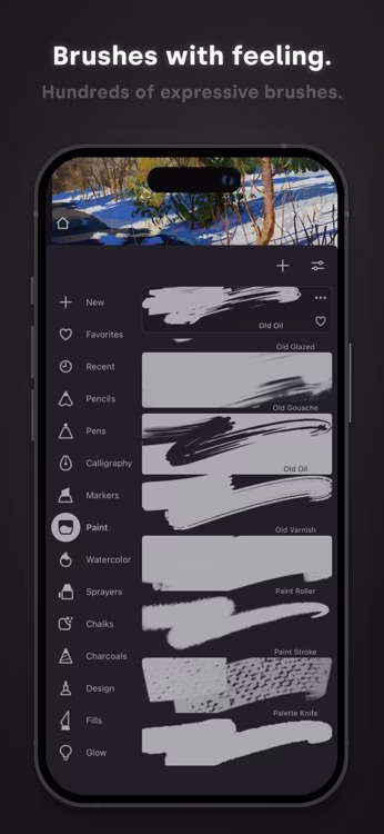 Infinite Painter interface and product preview for natural brushes with a flexible workspace